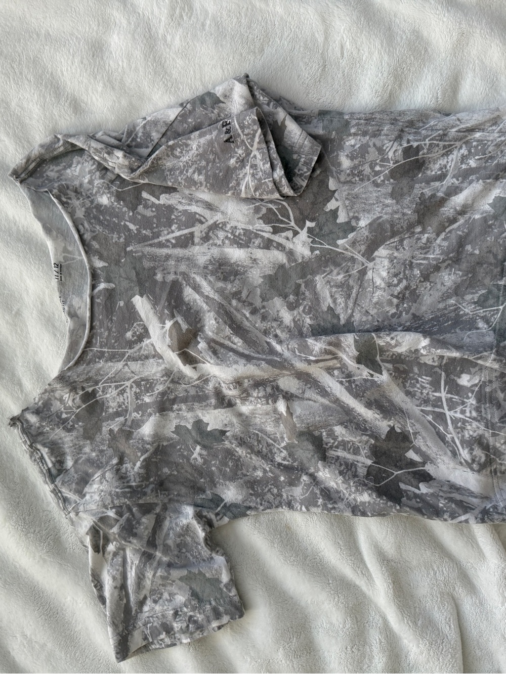 abercrombie kids Gray and White Camouflage Short Sleeve Tee